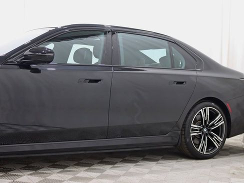 Used 2023 BMW i7 xDrive60 w/ Executive Package 2 image 5