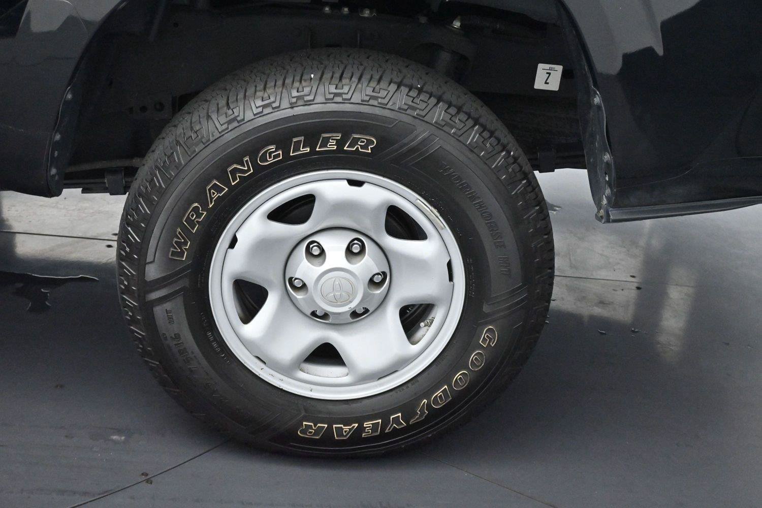 Used 2023 Toyota Tacoma SR w/ SR Convenience Package RWD image 30