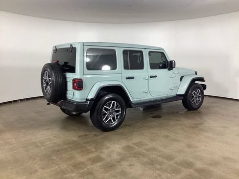 Used 2024 Jeep Wrangler Unlimited Sahara AWD/4WD image 5
