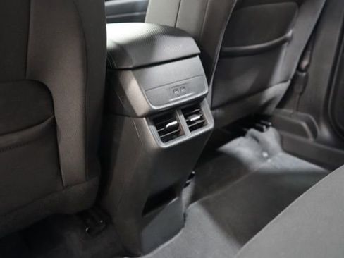 Used 2025 Chevrolet Equinox LT image 29