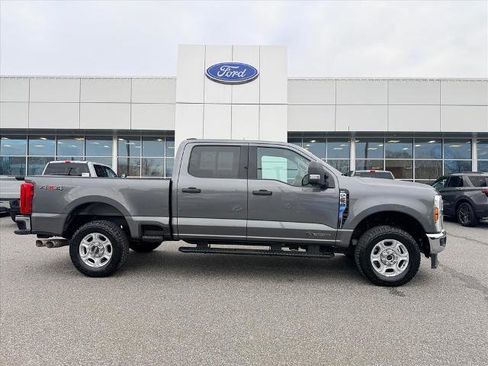 Certified 2024 Ford F250 XLT image 3