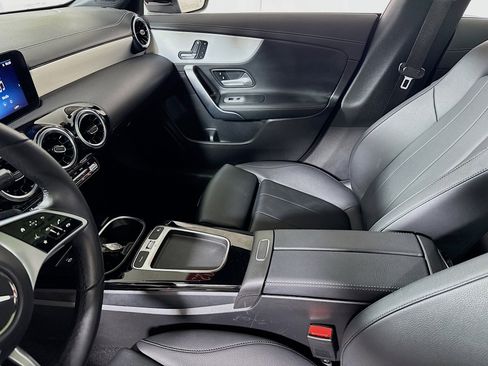 Used 2025 Mercedes-Benz CLA 250 4MATIC image 23