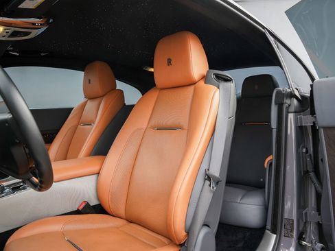 Used 2018 Rolls-Royce Wraith image 3