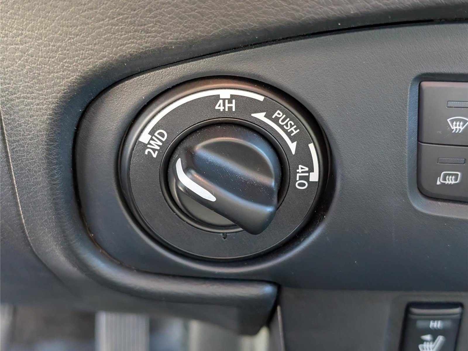 Used 2022 Nissan Frontier PRO-4X w/ Pro-4X Premium Package AWD/4WD image 27