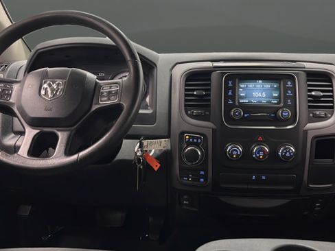 Used 2017 RAM 1500 Express w/ Express Value Package AWD/4WD image 11