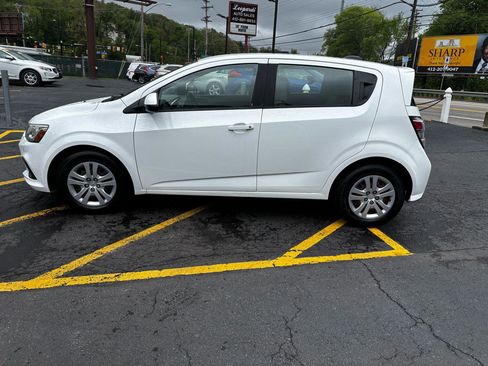 Used 2017 Chevrolet Sonic LT FWD image 4