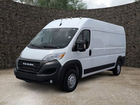 Used 2024 RAM ProMaster 2500 w/ Convenience Group FWD image 5