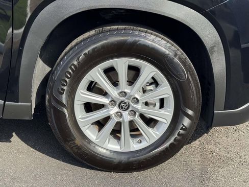 Used 2025 Toyota Grand Highlander XLE image 26