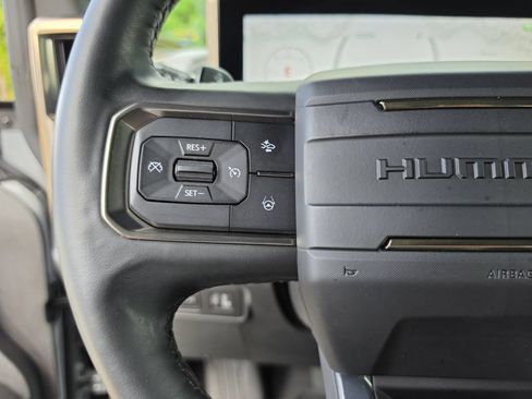 Used 2025 GMC Hummer EV 2X w/ LPO, Dark Essentials Package AWD/4WD image 32
