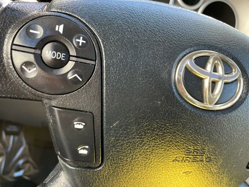 Used 2011 Toyota Sequoia Platinum image 25