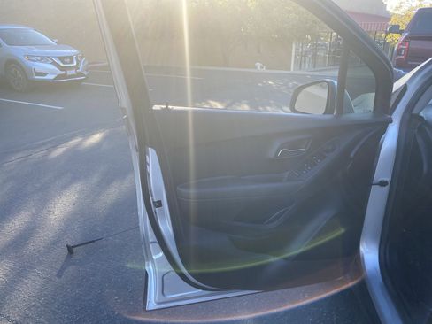 Used 2017 Chevrolet Trax LS w/ LPO, Cargo Package image 7