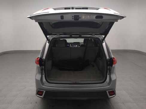 Used 2019 Toyota Highlander Limited FWD image 29