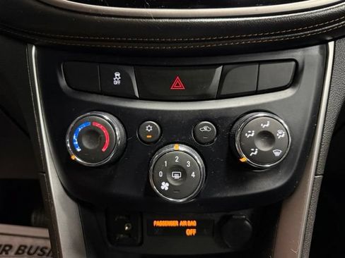 Used 2019 Chevrolet Trax LT w/ Driver Confidence Package FWD image 39