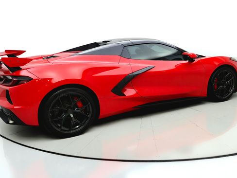 Used 2021 Chevrolet Corvette Stingray Premium Conv w/ Z51 Performance Package RWD image 7
