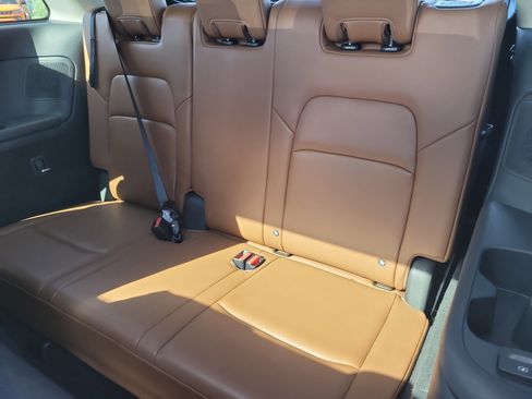 Used 2022 Nissan Pathfinder Platinum w/ Cargo Package image 12