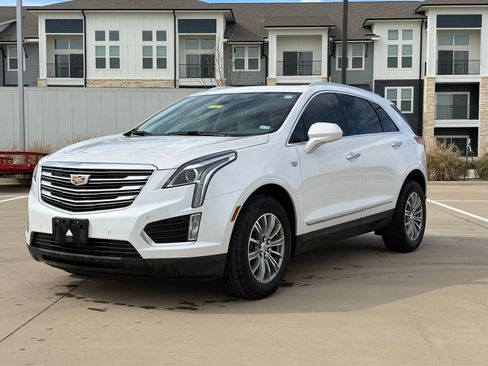 Used 2017 Cadillac XT5 Luxury w/ Driver Awareness Package image 3