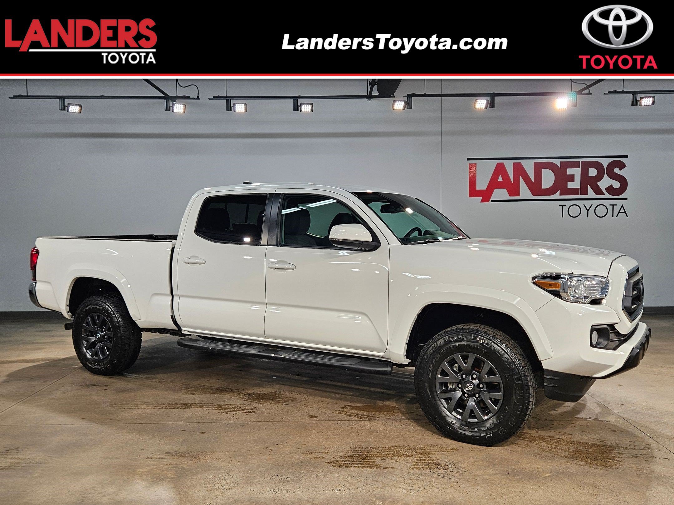 Used 2023 Toyota Tacoma SR5 RWD image 1