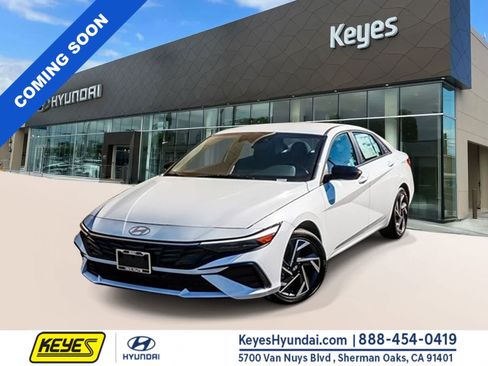 Used 2025 Hyundai Elantra SEL FWD image 1