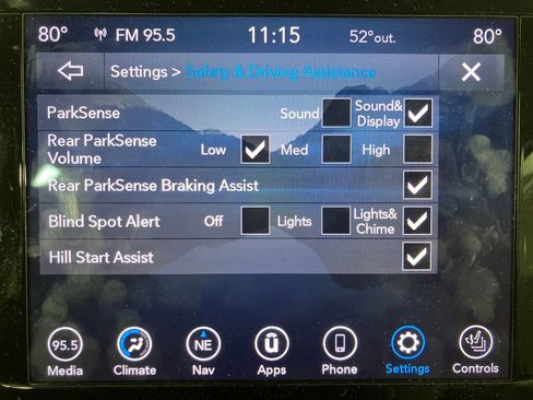 Used 2019 Chrysler Pacifica Limited image 26