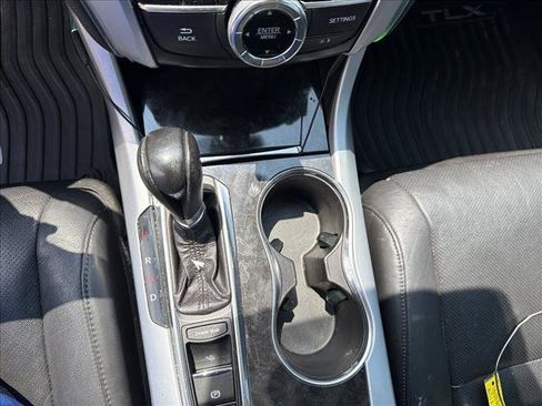 Used 2018 Acura TLX w/ Technology Package FWD image 15