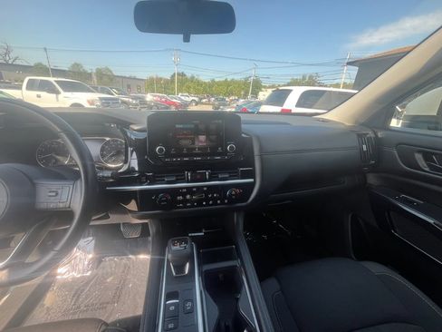 Used 2025 Nissan Pathfinder SV AWD/4WD image 8