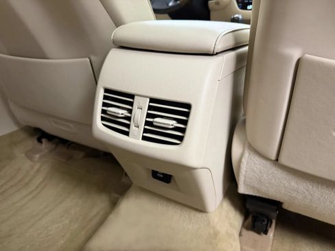 Used 2015 Lexus ES 350 w/ Luxury Package FWD image 29