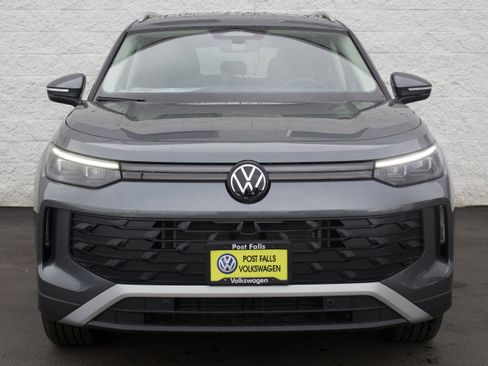 New 2026 Volkswagen Tiguan SE image 2