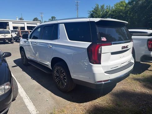 Used 2025 GMC Yukon Elevation RWD image 10