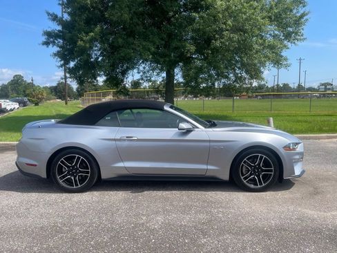 Used 2022 Ford Mustang Premium RWD image 9