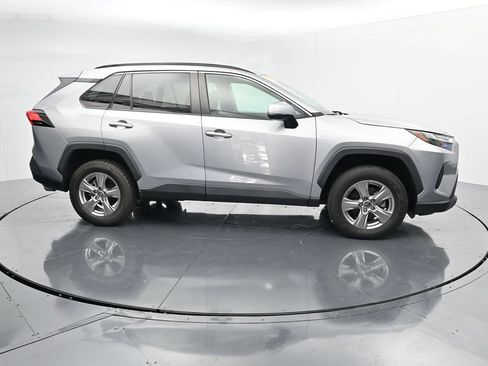 Used 2023 Toyota RAV4 XLE AWD/4WD image 9