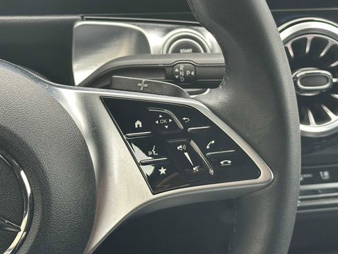 Used 2024 Mercedes-Benz GLB 250 GLB 250 image 35