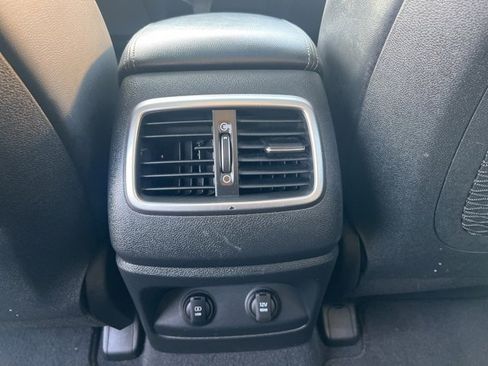 Used 2020 Kia Sorento EX image 15