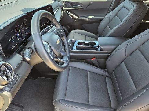 Used 2025 Chevrolet Equinox LT w/ Convenience Package II AWD/4WD image 16
