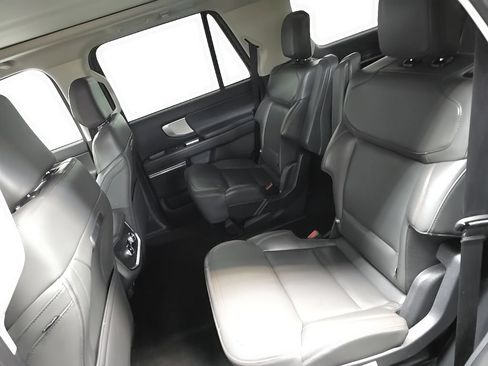 Certified 2025 Ford Expedition Active AWD/4WD image 37