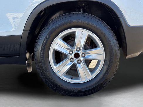 Used 2018 Chevrolet Trax LT w/ LT Convenience Package FWD image 12