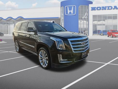 Used 2019 Cadillac Escalade Platinum image 1