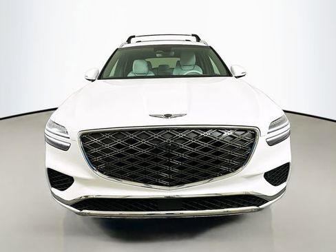 Used 2026 Genesis GV70 2.5T Advanced AWD/4WD image 2