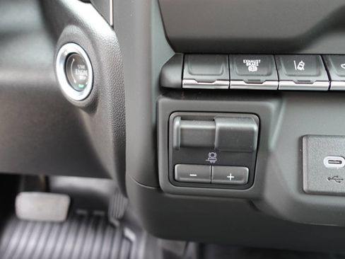 Used 2024 GMC Sierra 2500 Pro w/ Convenience Package image 43