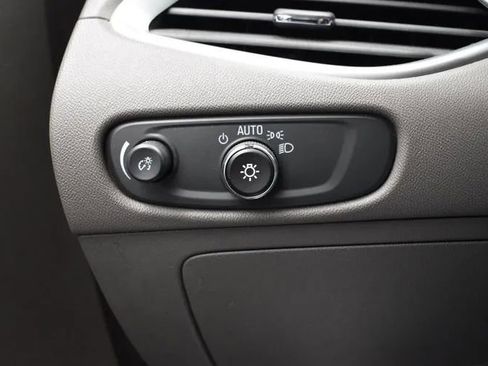 Used 2024 Chevrolet Malibu LT FWD image 21