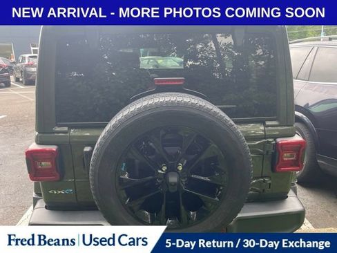 Used 2022 Jeep Wrangler Unlimited Sahara w/ Cold Weather Group AWD/4WD image 6