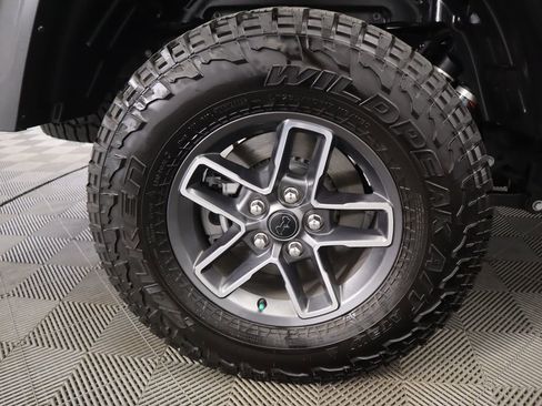 Used 2024 Jeep Gladiator Mojave w/ Convenience Group image 32