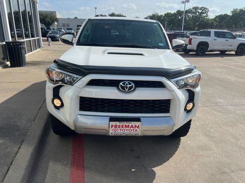 Used 2018 Toyota 4Runner TRD Off-Road Premium AWD/4WD image 3