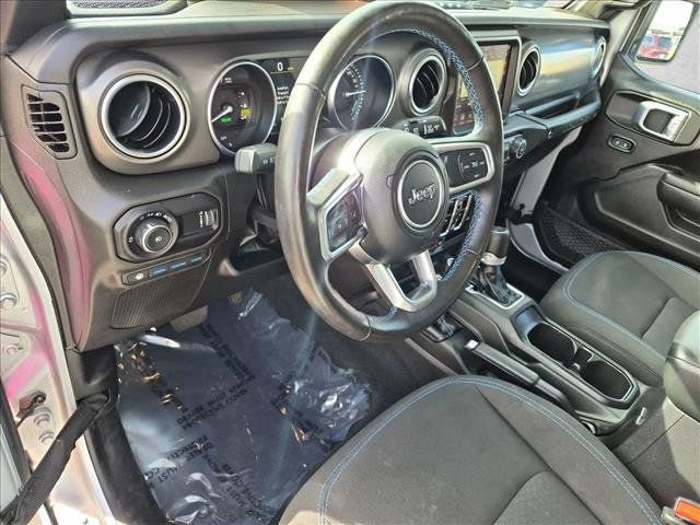 Used 2023 Jeep Wrangler Unlimited Rubicon 4xe w/ Cold Weather Group AWD/4WD image 16