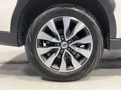 Used 2023 Subaru Outback Limited image 40