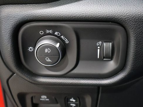 Used 2021 RAM 1500 Big Horn w/ Built-to-serve Edition image 34