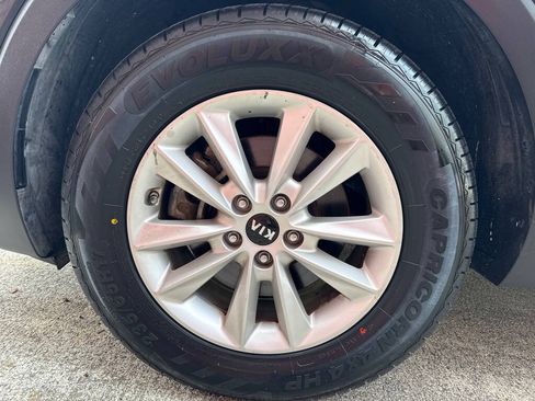 Used 2019 Kia Sorento L FWD image 8