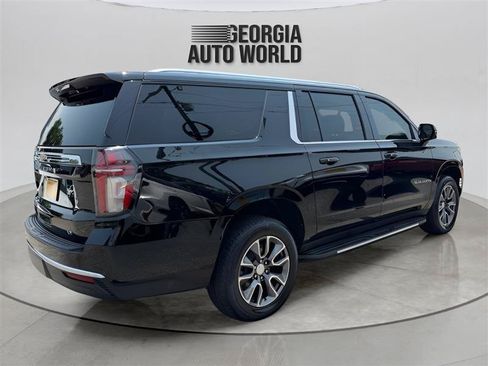 Used 2022 Chevrolet Suburban LT w/ LT Signature Package RWD image 14