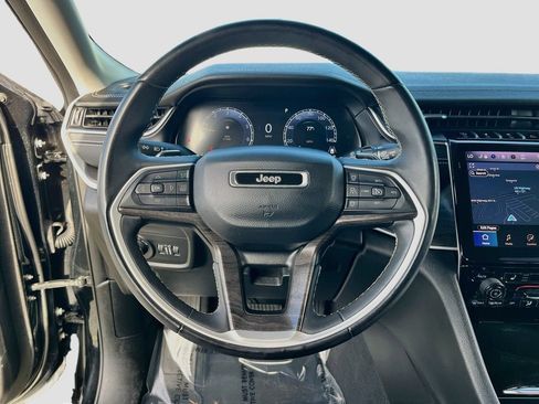 Used 2023 Jeep Grand Cherokee L Limited AWD/4WD image 11