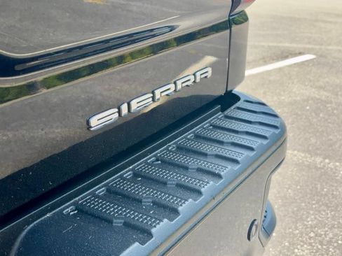 Used 2022 GMC Sierra 1500 Denali w/ Denali Reserve Package AWD/4WD image 17