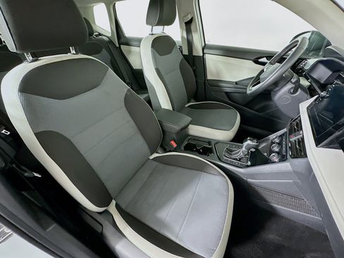 Used 2025 Volkswagen Taos S image 29